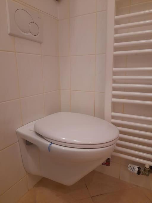 Zwei-Zimmer Wohnung In Wiesbadens Westend المظهر الخارجي الصورة